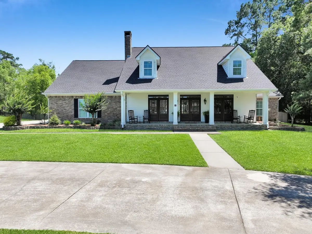 215 W Pineshadows Dr., Sour Lake, TX 77659 - #1