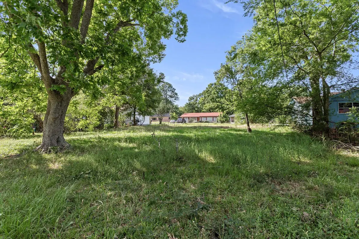 9195 McLean St, Beaumont, TX 77707 - #1