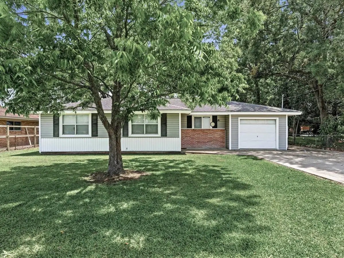 123 Ogden, Winnie, TX 77665 - #1