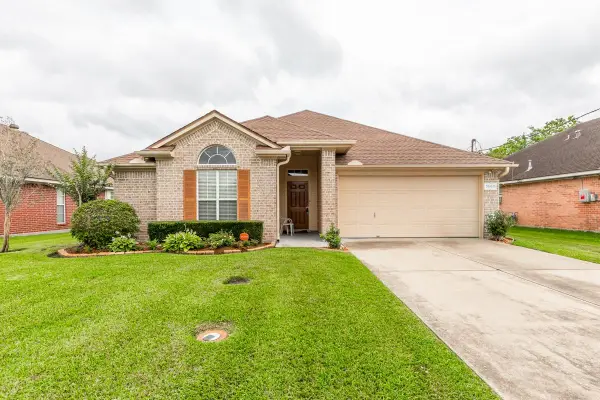 5660 Emily Ln, Beaumont, TX 77713
