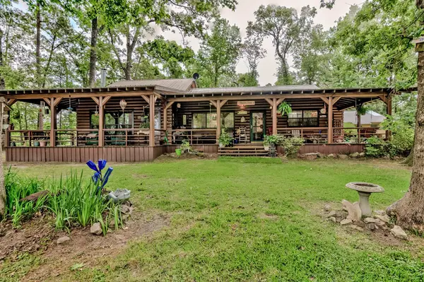 340 Hatton Dr, Zavalla, TX 75980