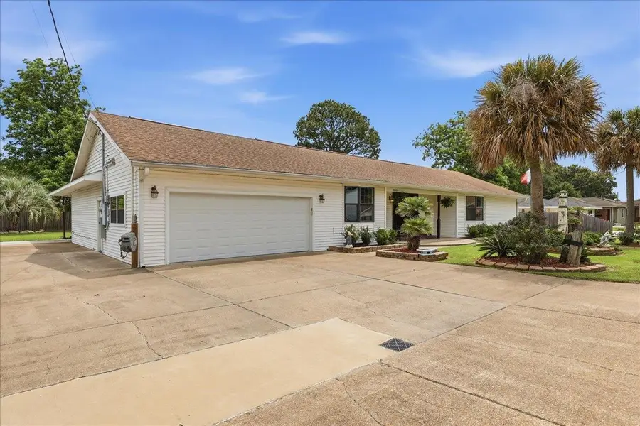 5320 Lincoln Ave., Groves, TX 77619 - #2