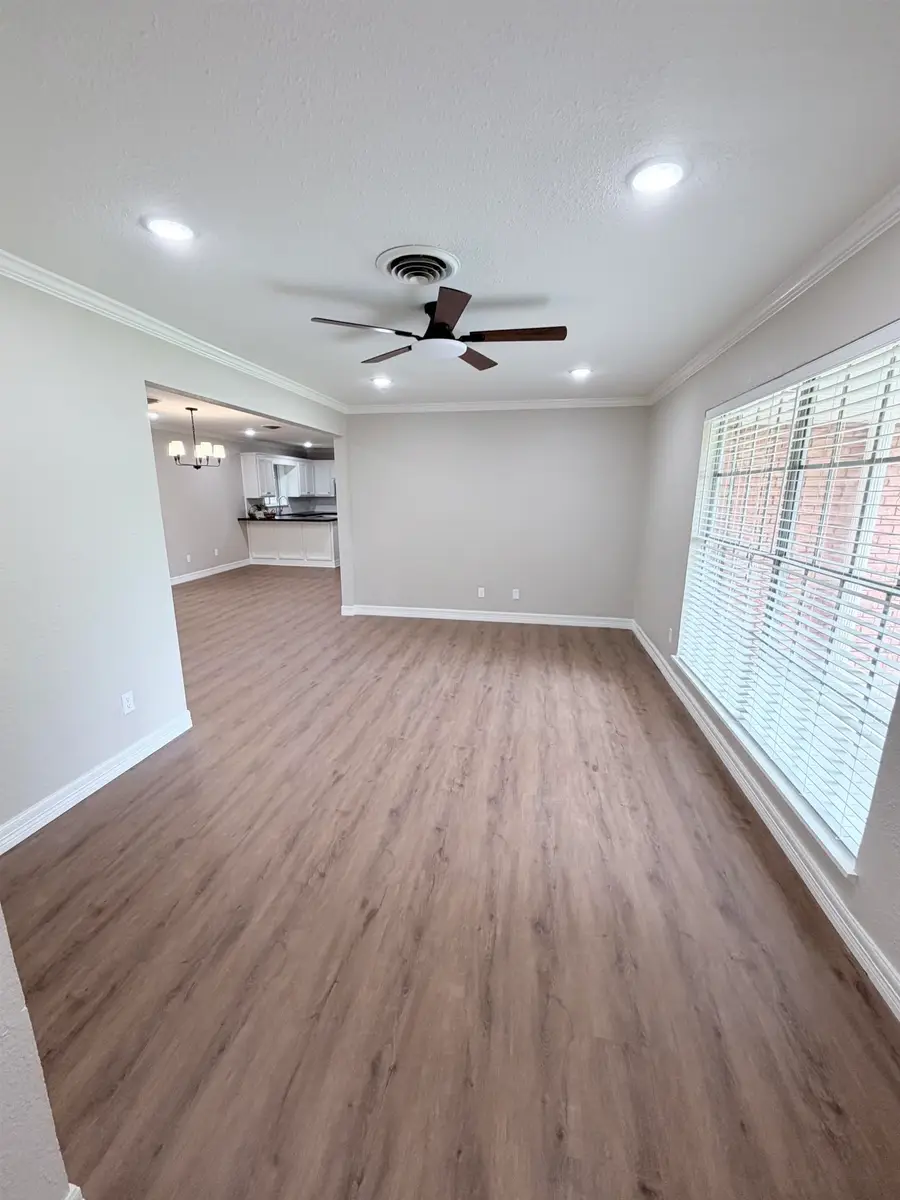 915 Circle Dr, Nederland, TX 77627 - #3