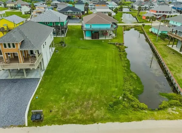 946 SUE DR., Crystal Beach, TX 77650