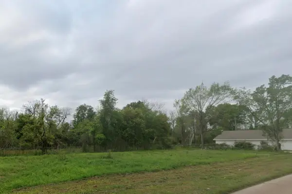 911 Western Ave., West Orange, TX 77630