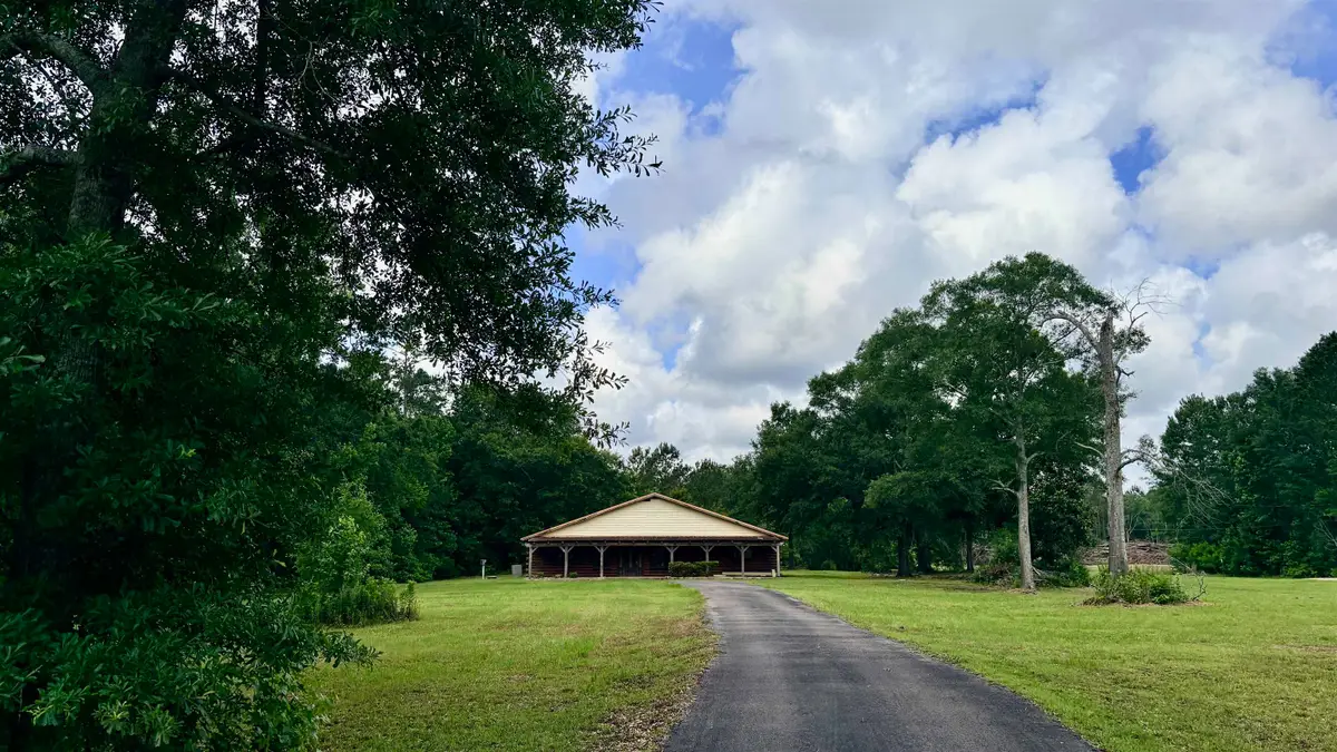7365 N Linscomb Rd, Vidor, TX 77662 - #1