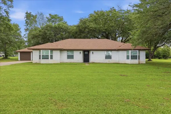 1674 Bassett St, Orange, TX 77632