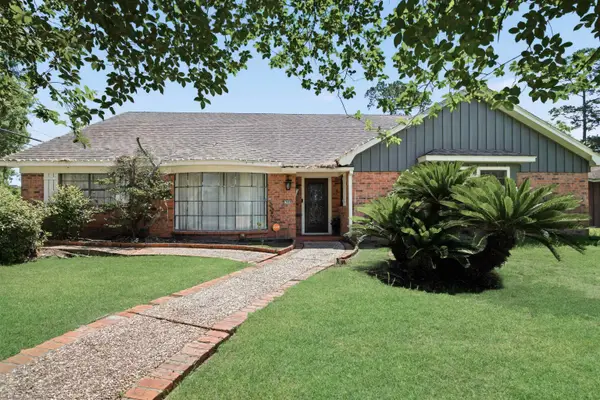 1990 Edson Dr, Beaumont, TX 77706