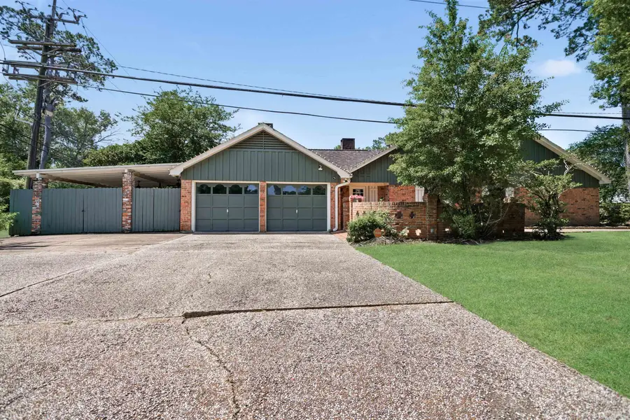 1990 Edson Dr, Beaumont, TX 77706 - #2