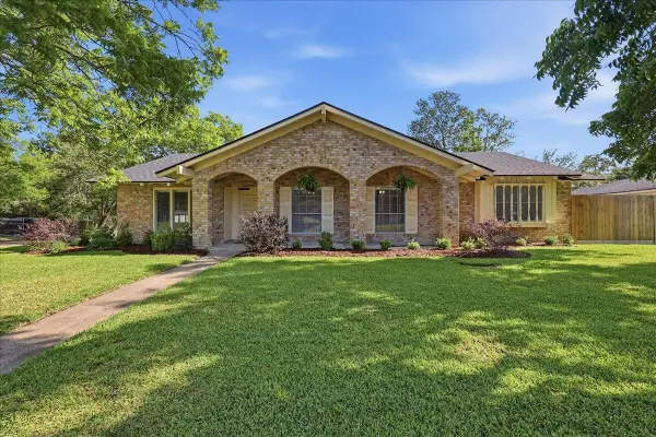 6590 Westgate Drive, Beaumont, TX 77706