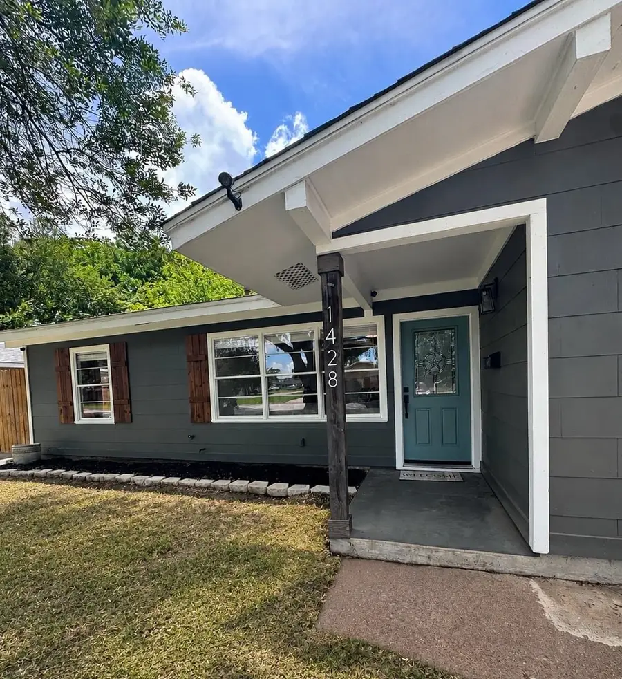1428 Avenue F, Nederland, TX 77627 - #2