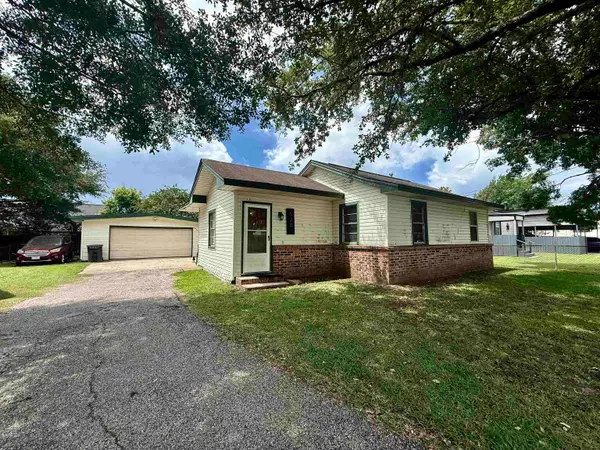 520 Austin Avenue, Bridge City, TX 77611