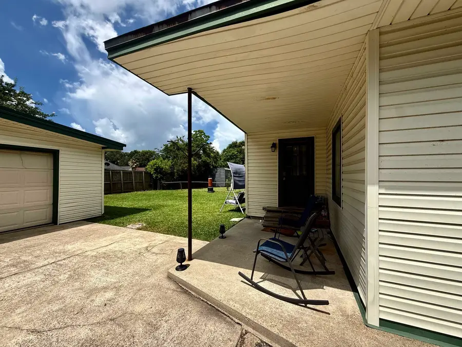 520 Austin Avenue, Bridge City, TX 77611 - #3