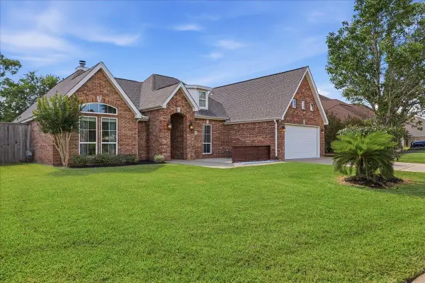 4150 Pinehurst Drive, Beaumont, TX 77707