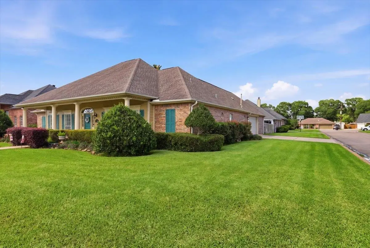 303 KNIGHTS ROW, Nederland, TX 77627-0000 - #1