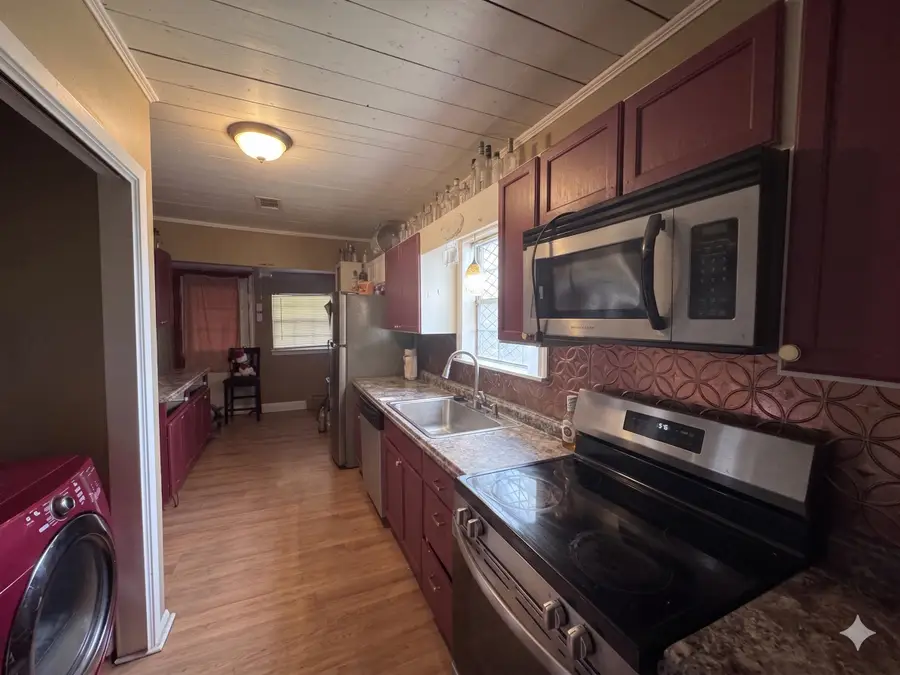 2945 W Lucas, Beaumont, TX 77706 - #3