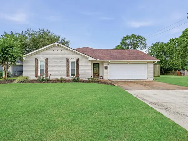1199 Arthur, Bridge City, TX 77611