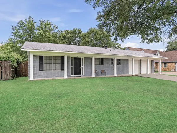 2825 N 23rd St, Orange, TX 77730
