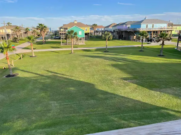 943 Gulfview Rd, Crystal Beach, TX 77650