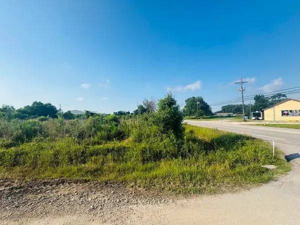 9015 Oak Vista Dr., Orange, TX 77630