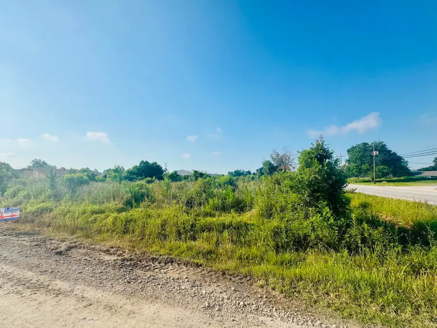 9015 Oak Vista Dr., Orange, TX 77630 - #2