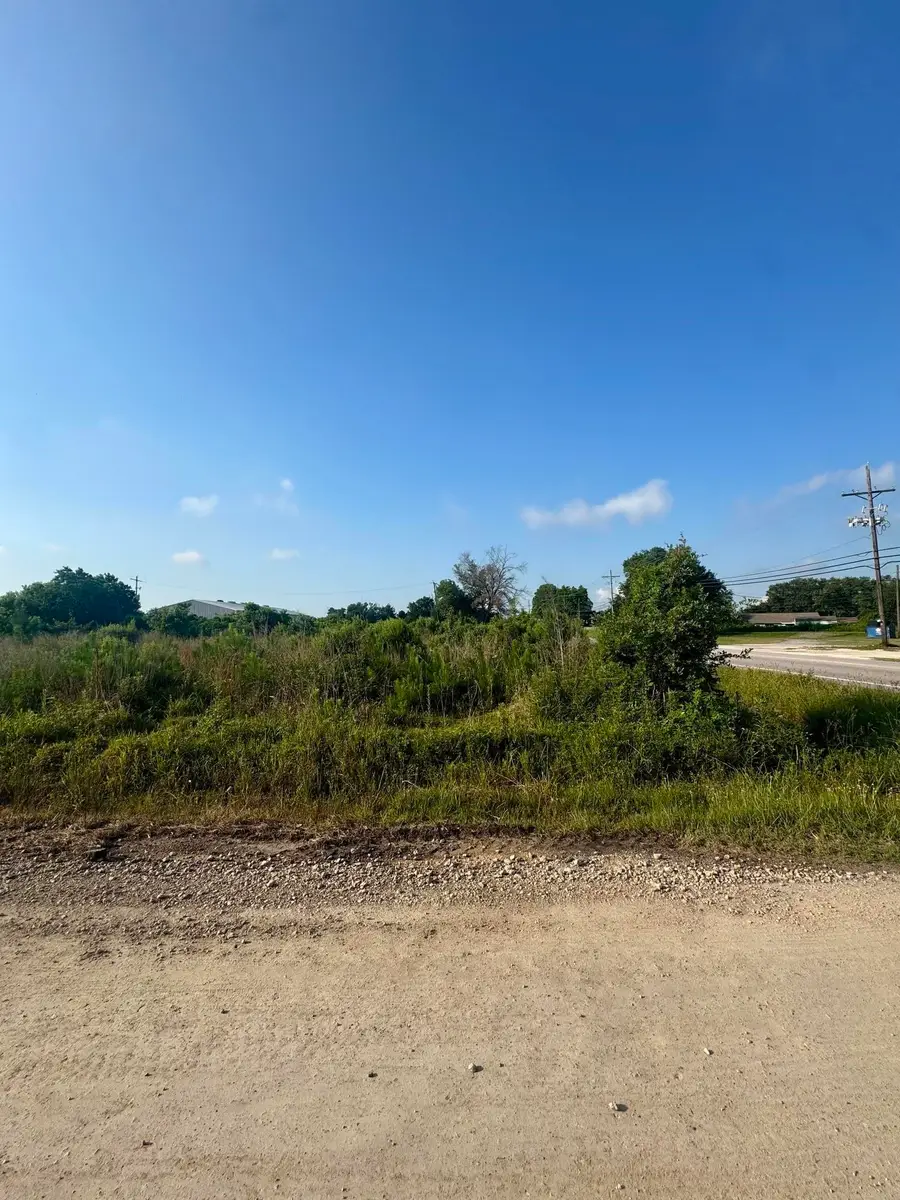 9015 Oak Vista Dr., Orange, TX 77630 - #3