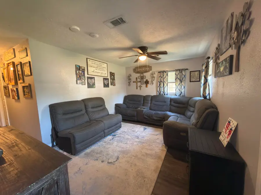 2025 9th Street, Port Neches, TX 77651 - #3