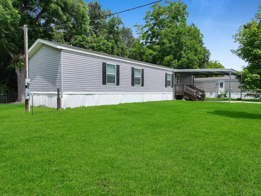 310 Olive St, Sour Lake, TX 77659 - #2