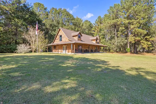 10077 Cravens Camp, Silsbee, TX 77656