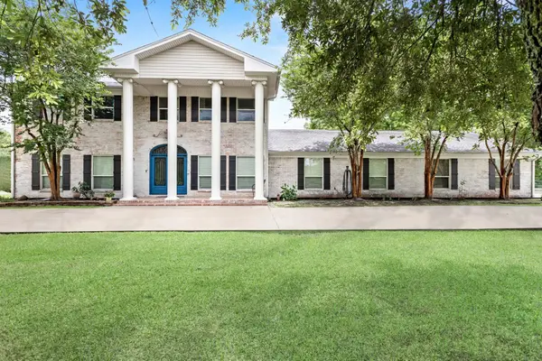 2502 REINS RD, Beaumont, TX 77713
