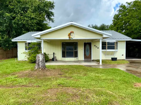 908 Memphis, Orange, TX 77630