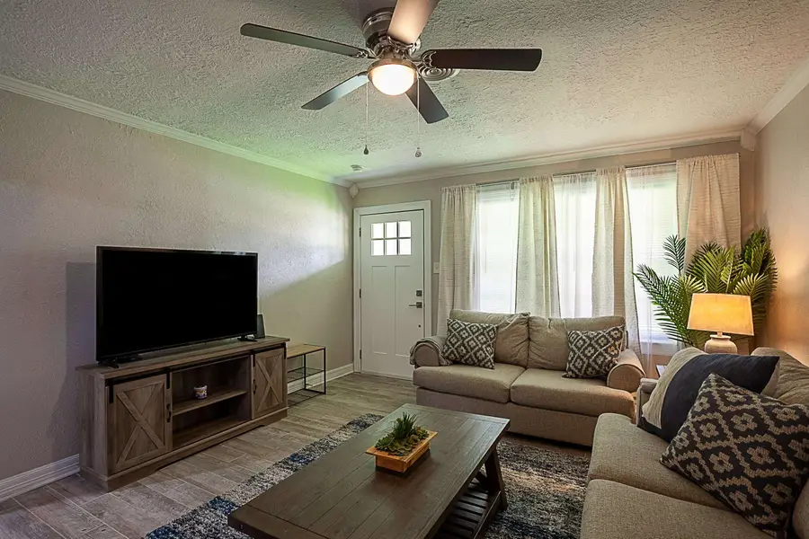 2910 Oleander Lane, Groves, TX 77619 - #3