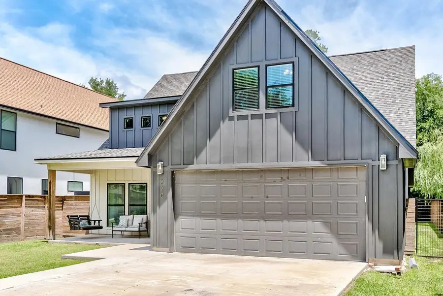 220 Pine St, Port Neches, TX 77651 - #2