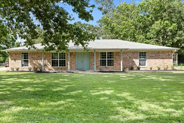 1047 Pine Needles, Sour Lake, TX 77659