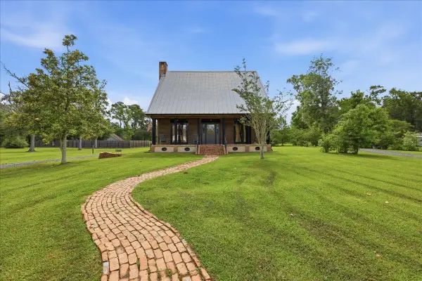 6923 Horseshoe Bend, Orange, TX 77630-3302