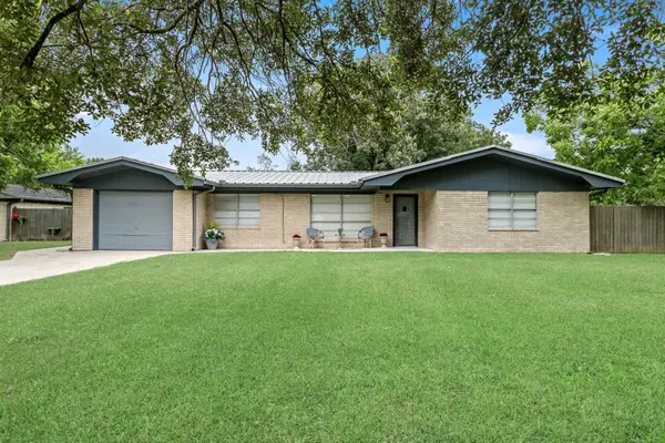 15366 Jackie Rd., Hamshire, TX 77622