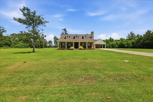 470 County Road 715, Buna, TX 77612