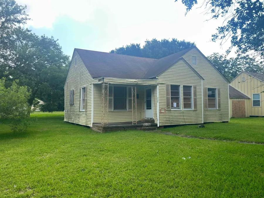 2240 Oaklawn Ave, Port Arthur, TX 77642 - #2