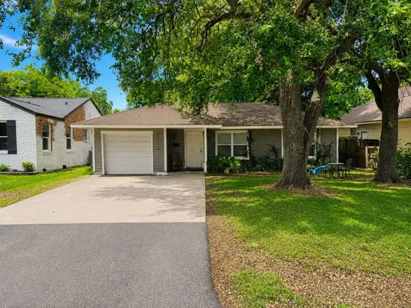 6210 East Drive, Groves, TX 77619