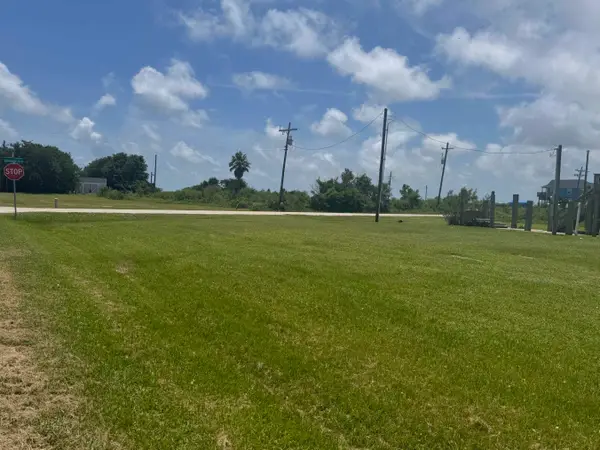 1723 Galveston, Port Bolivar, TX 77650