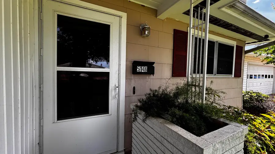 5148 FOSTER AVE., Groves, TX 77619 - #2
