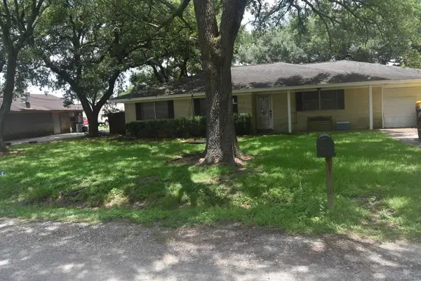 115 Reynolds Ln, Vidor, TX 77662