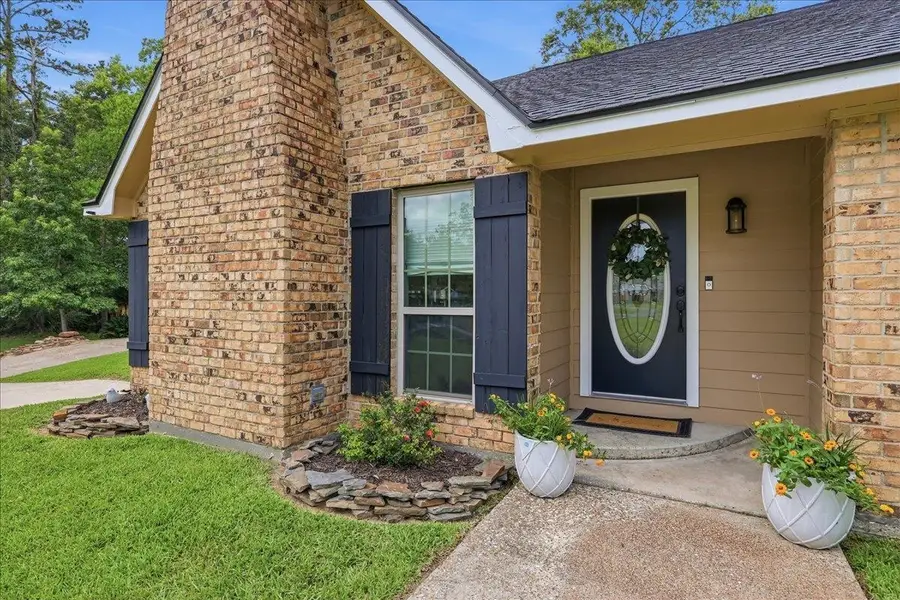 330 W Pineshadows Drive, Sour Lake, TX 77659 - #2