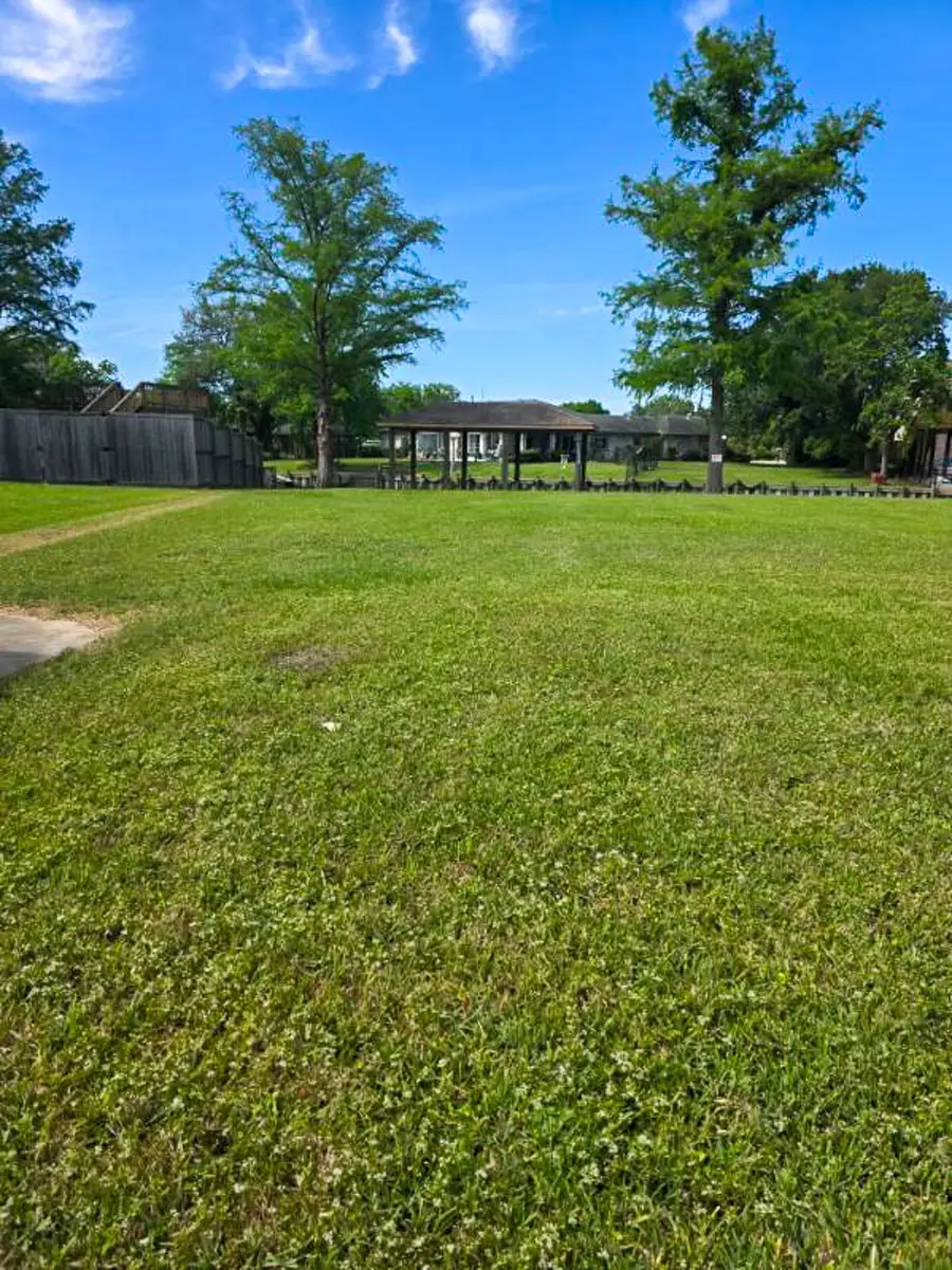 114 Robin, Bridge City, TX 77611 - #2