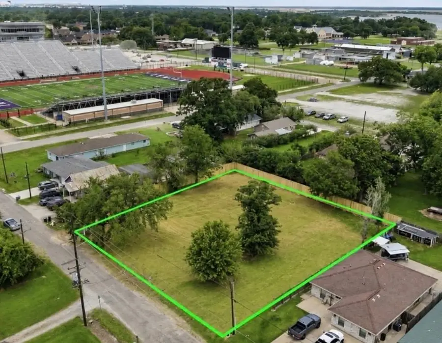 416 Avenue F, Port Neches, TX 77651 - #3