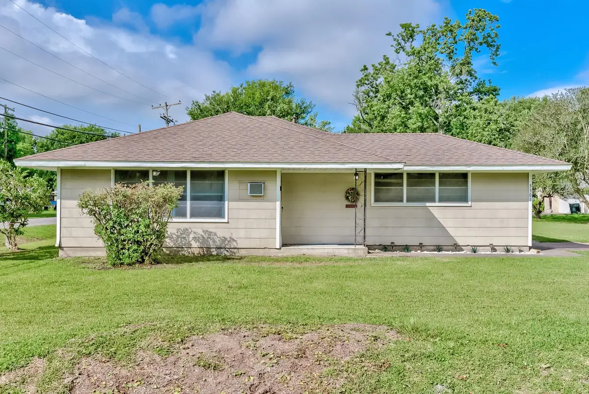 3301 Canal, Groves, TX 77619 - #1