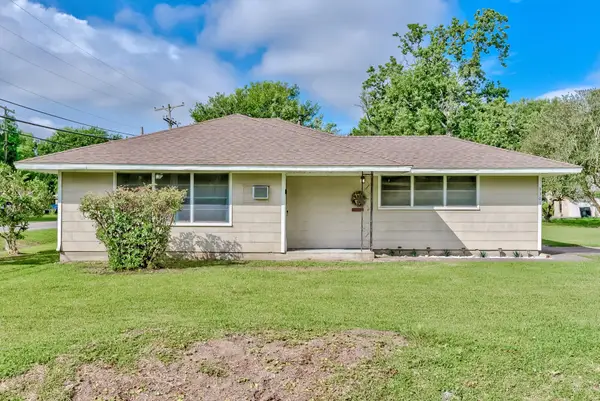 3301 Canal, Groves, TX 77619