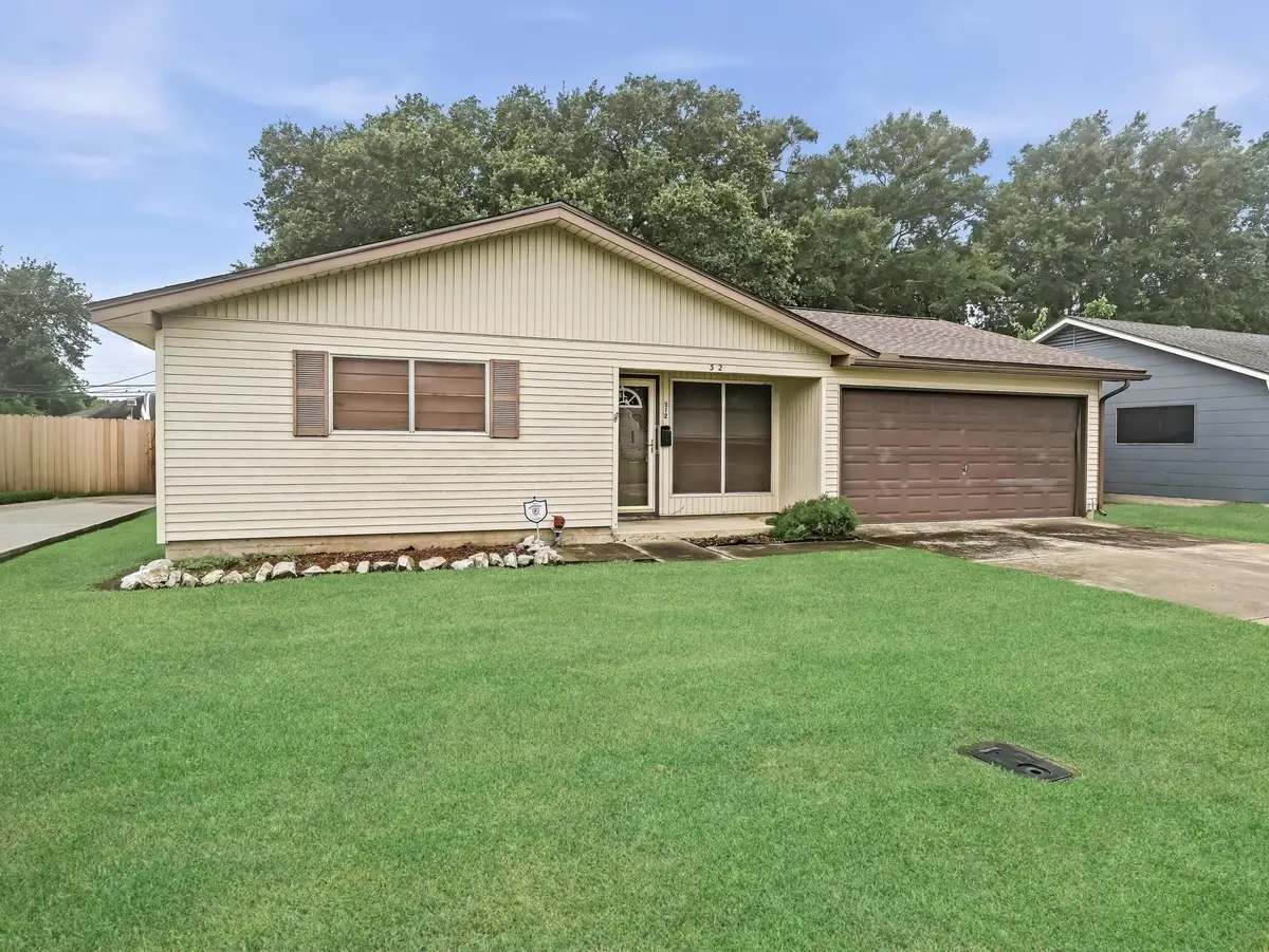 312 S 1ST 1/2 Street, Nederland, TX 77627 - #1