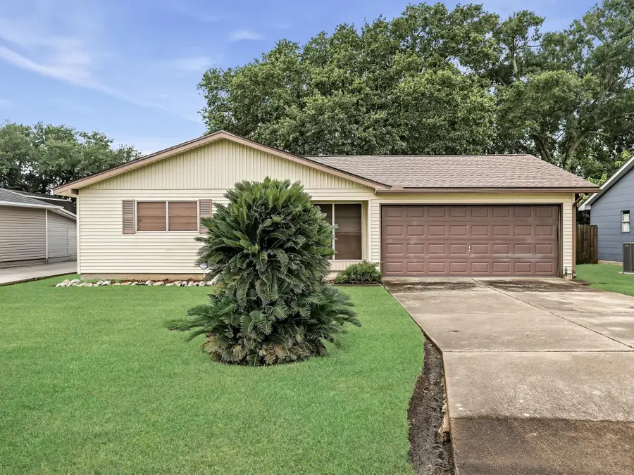 312 S 1ST 1/2 Street, Nederland, TX 77627 - #2