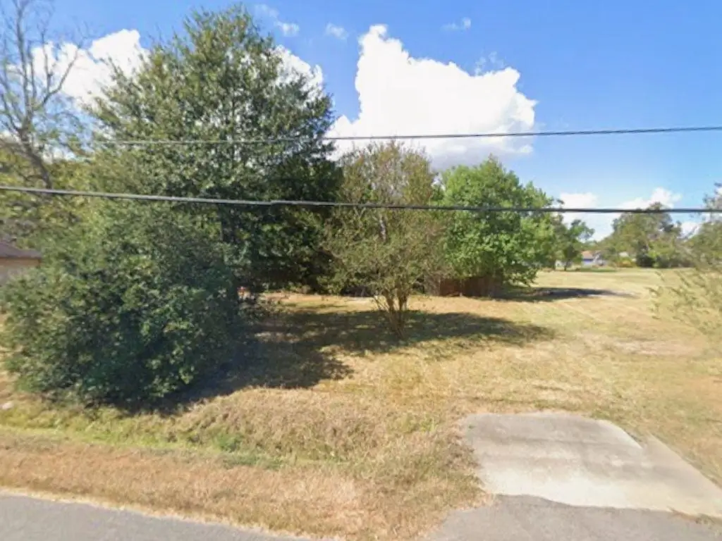 6113 WILLIS ST, Groves, TX 77619 - #1